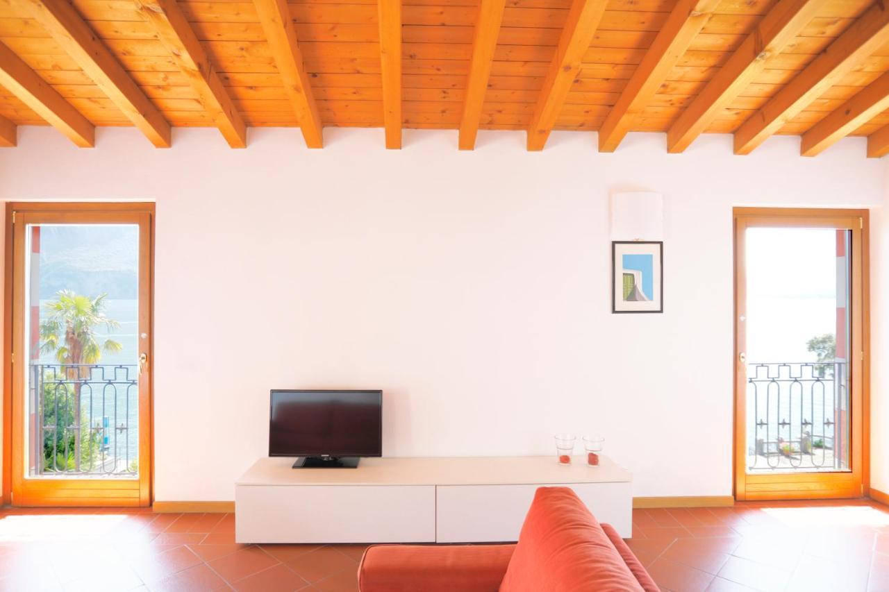 Iseolakerental - Casa Del Pescatore * Riva di Solto